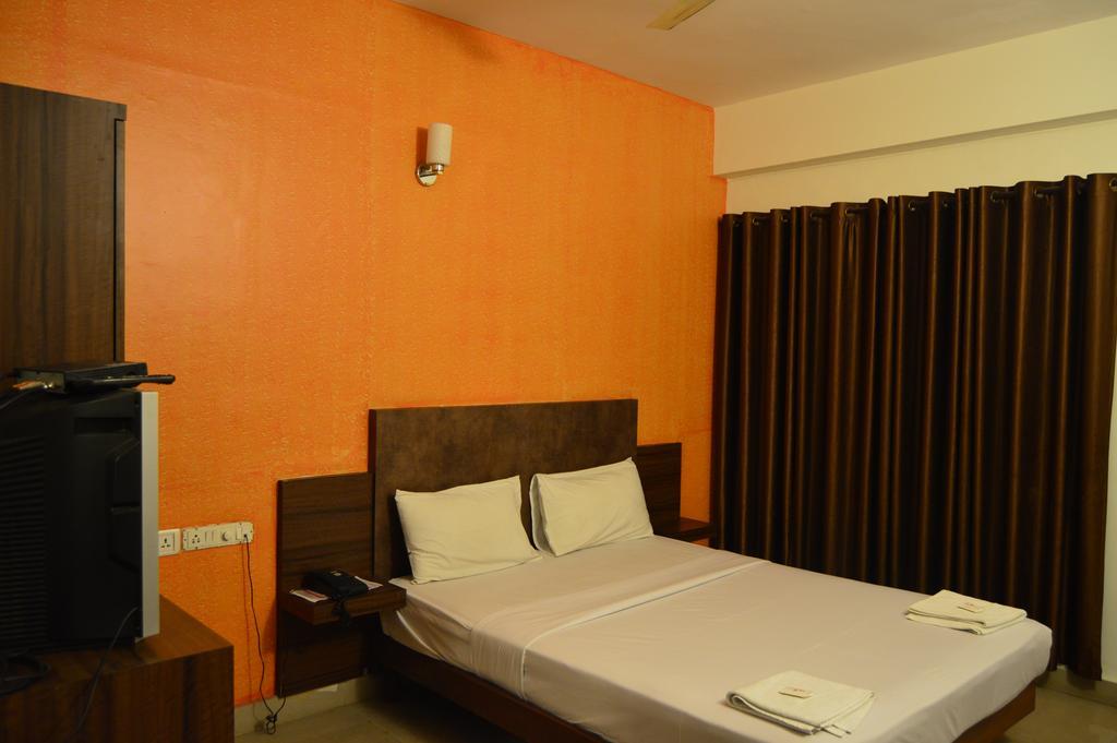 Qik Stay @ S.K. Continental Mysore Exterior photo