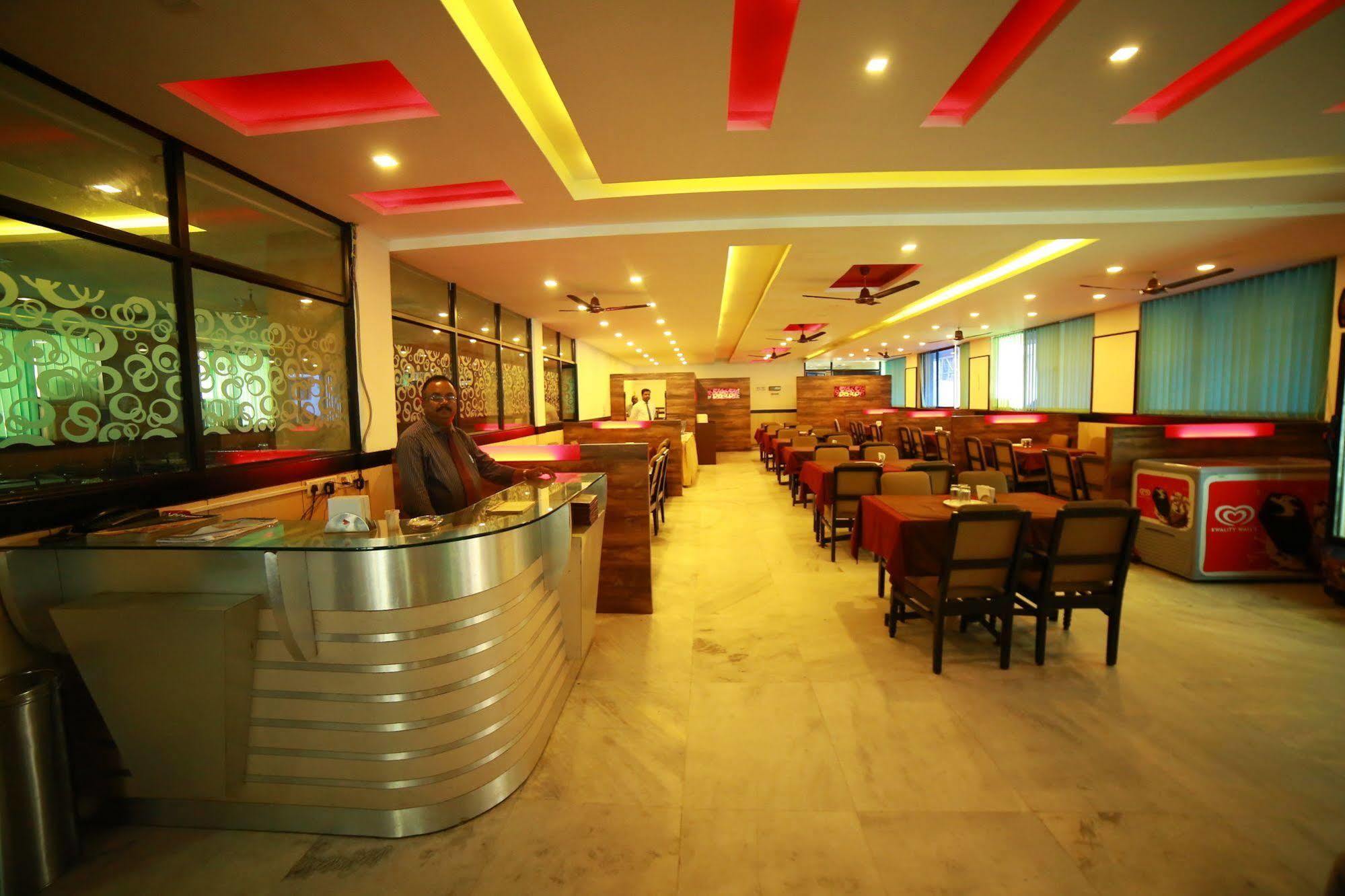 Qik Stay @ S.K. Continental Mysore Exterior photo